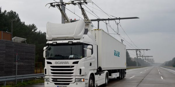 Camión eléctrico Scania conectado a la red en Alemania